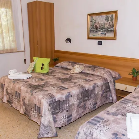 Hotel Trianon 2*