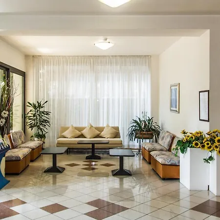 Hotel Trianon 2*