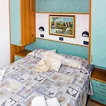 Ξενοδοχείο Trianon 2*